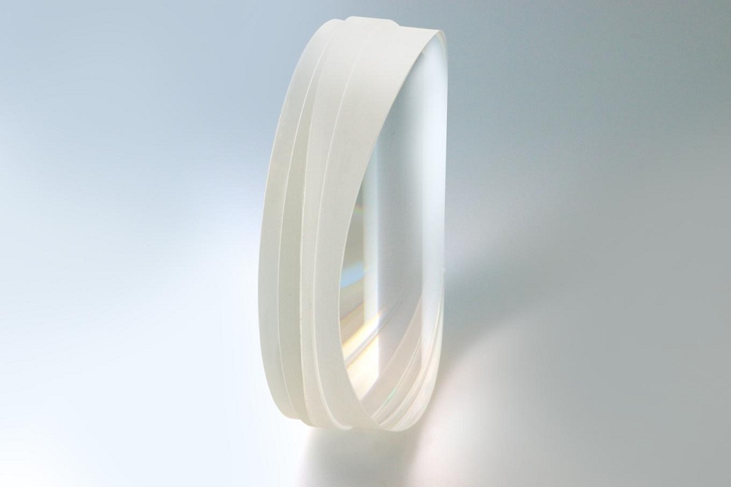 Achromatic cylindrical lenses